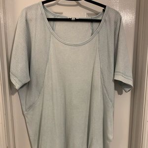 Umgee XL high low waffle sleeve shirt